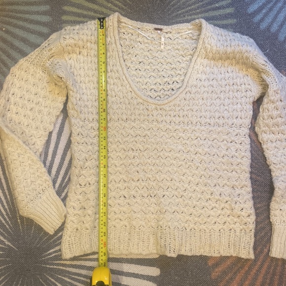 FREE PEOPLE KNIT SWEATER XS ☘️ - Picture 4 of 7